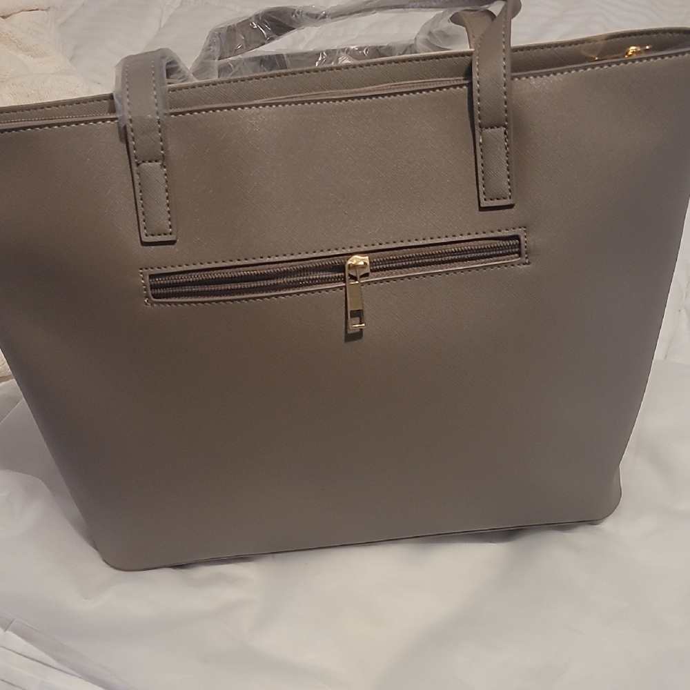 Loulu Two-Tone Tote Bag in Cream and Taupe - Picture 4 of 8